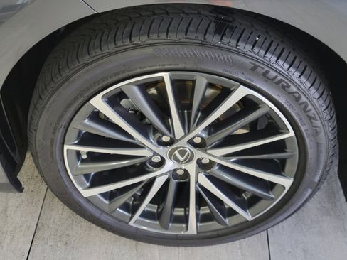 Certified 2025 Lexus ES 350 w/ Premium Package image 10