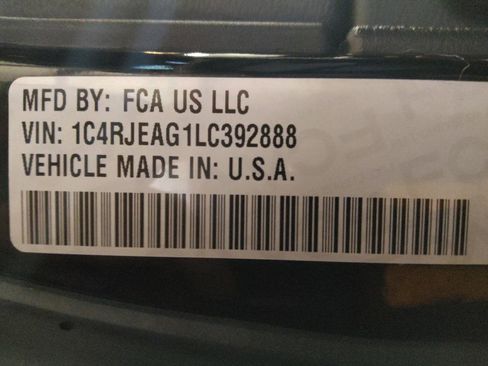 Used 2020 Jeep Grand Cherokee Laredo w/ Laredo X Package image 33