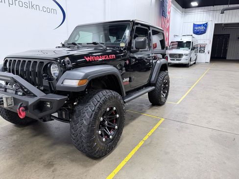 Used 2018 Jeep Wrangler Sport AWD/4WD image 18