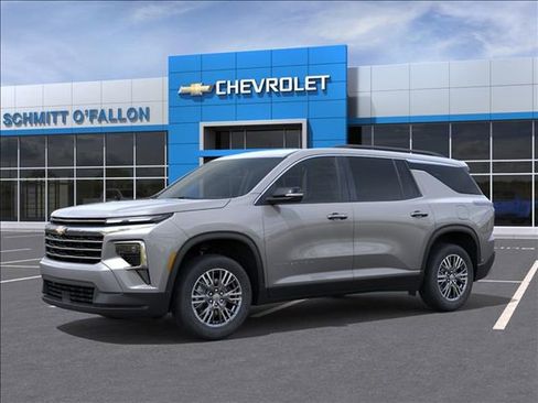 New 2026 Chevrolet Traverse LT w/ Driver Confidence Package FWD image 2
