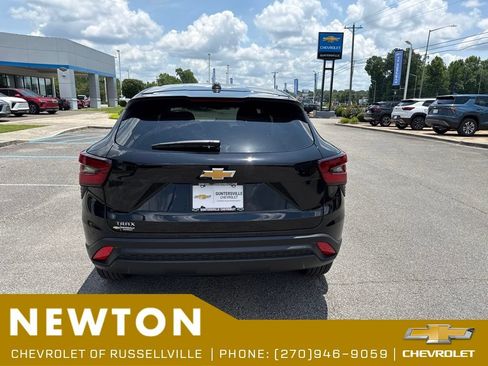 New 2026 Chevrolet Trax LS w/ LS Convenience Package FWD image 5
