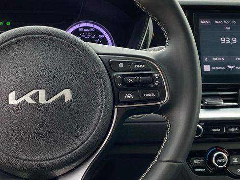 Used 2022 Kia Niro LXS image 15