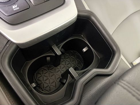 Used 2023 Toyota RAV4 XLE Premium image 15