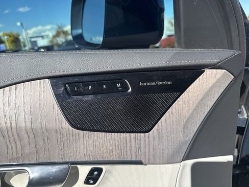 Certified 2022 Volvo XC90 T6 Inscription w/ Lounge Package image 9