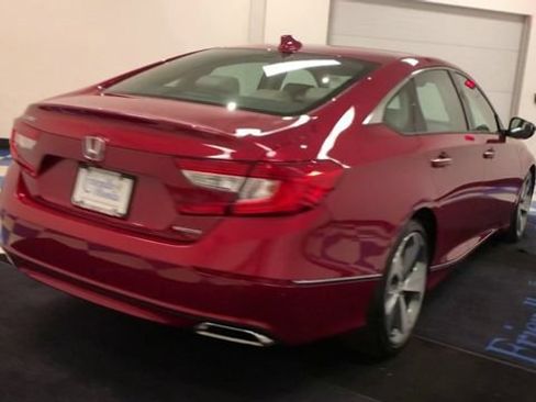 Certified 2018 Honda Accord Touring image 8
