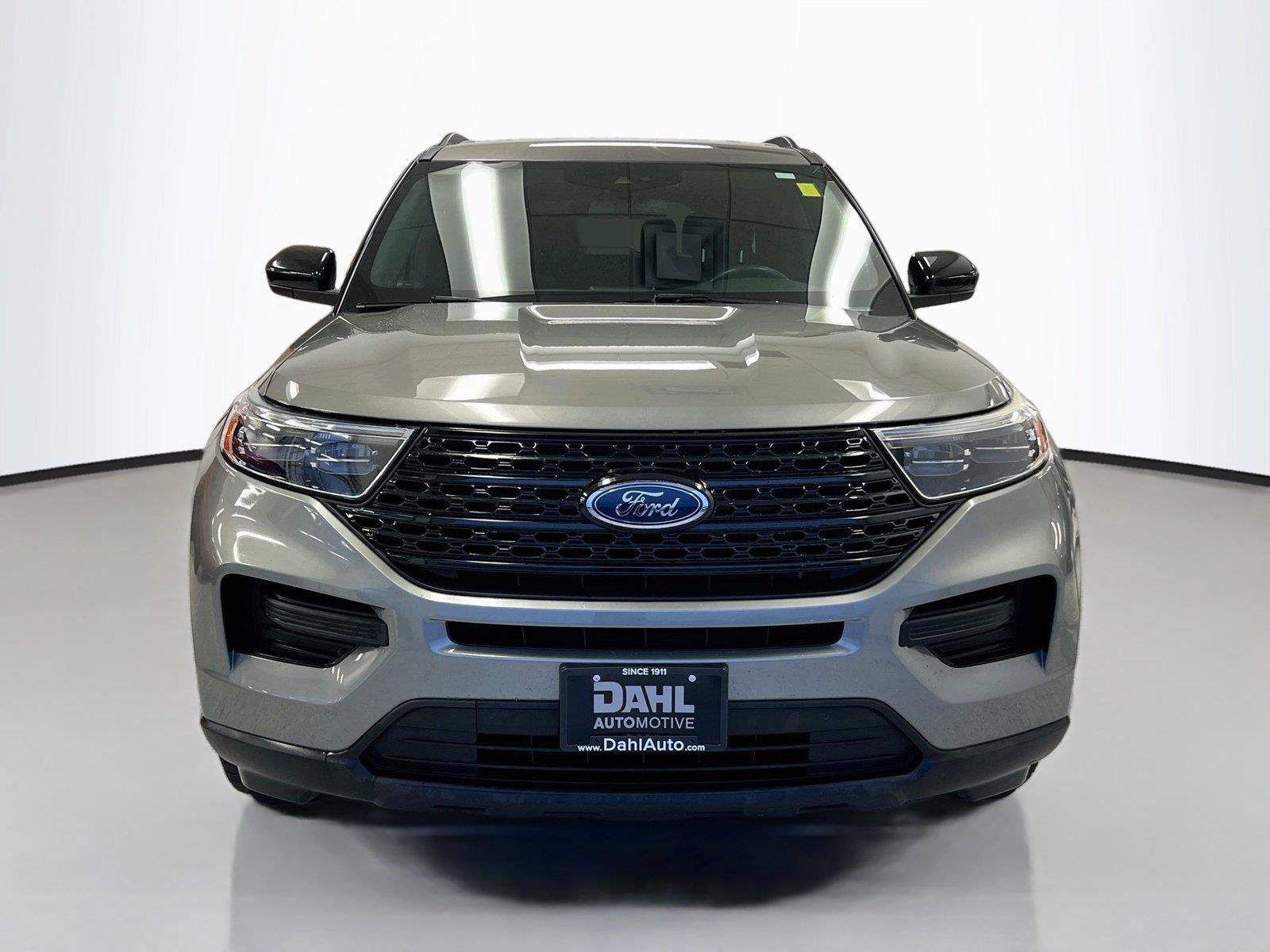 Used 2020 Ford Explorer XLT w/ Comfort Package AWD/4WD image 3