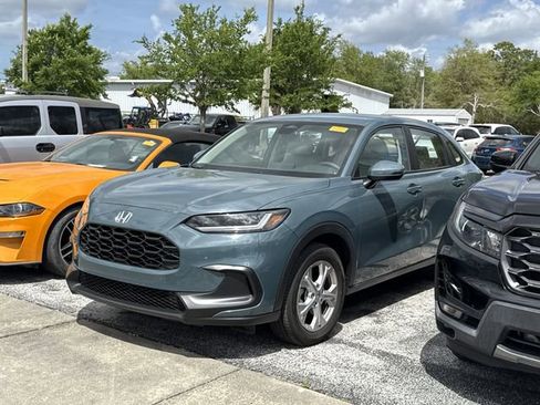 Used 2025 Honda HR-V LX image 2