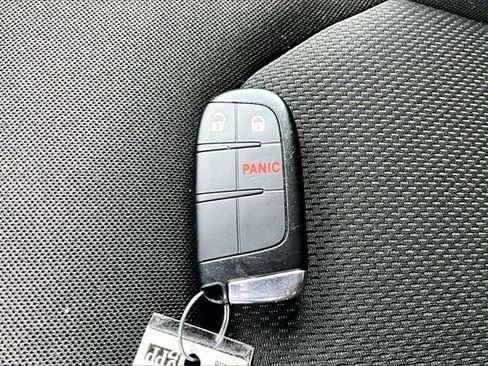 Used 2023 Jeep Renegade Latitude image 33