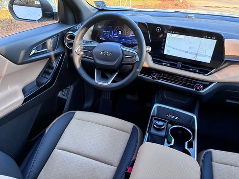 New 2026 Chevrolet Equinox ACTIV w/ Convenience Package III FWD image 19