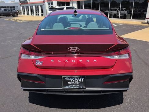 Used 2025 Hyundai Elantra SEL FWD image 6