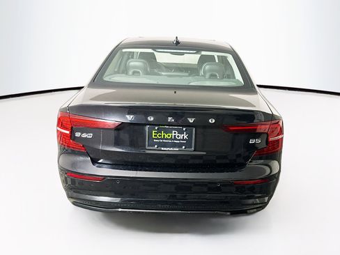 Used 2024 Volvo S60 B5 Core image 7