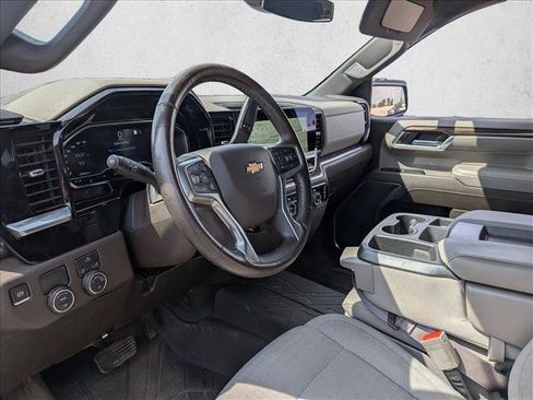 Used 2023 Chevrolet Silverado 1500 LT RWD image 9