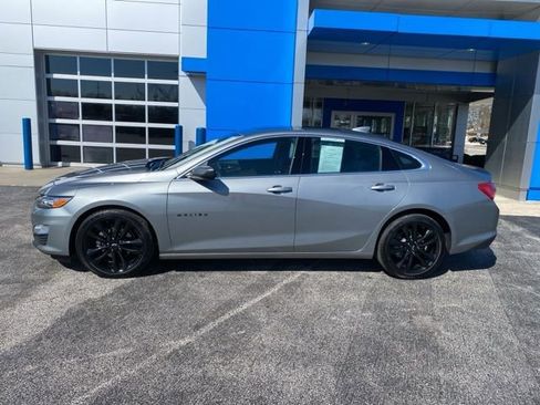 Used 2025 Chevrolet Malibu LT w/ Sport Edition FWD image 2