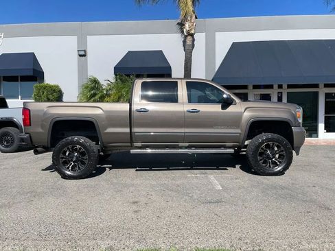 Used 2015 GMC Sierra 2500 Denali w/ Duramax Plus Package image 4