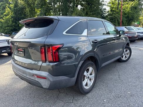 Used 2022 Kia Sorento LX AWD/4WD image 3