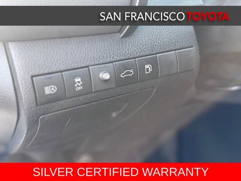 Certified 2018 Toyota Camry LE w/ Convenience Package image 13