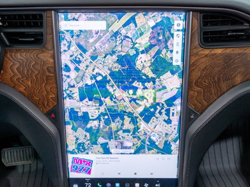 Used 2020 Tesla Model X Long Range image 16