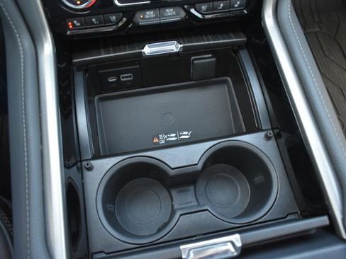 Used 2022 GMC Yukon Denali image 37