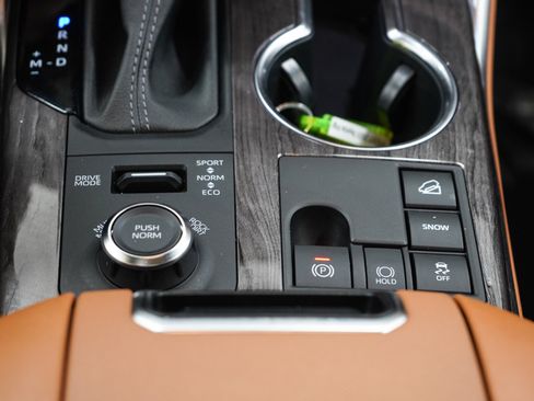 Used 2023 Toyota Highlander Platinum AWD/4WD image 22