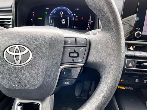 Used 2025 Toyota Camry LE FWD image 24