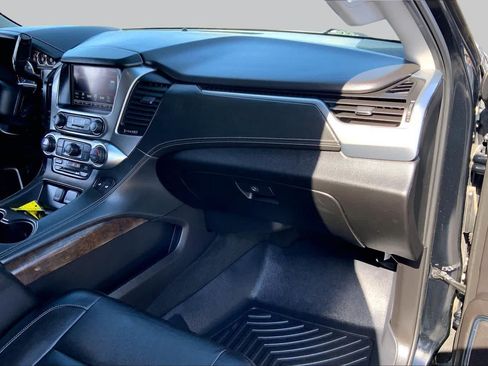 Used 2017 Chevrolet Tahoe LT w/ Luxury Package RWD image 17