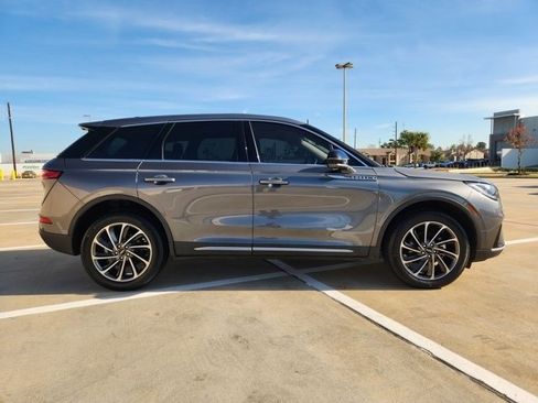 Used 2023 Lincoln Corsair FWD w/ Equipment Group 101A image 4