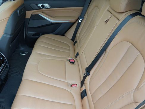 Used 2022 BMW X5 M50i AWD/4WD image 32