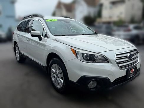 Used 2017 Subaru Outback 2.5i Premium AWD/4WD image 2