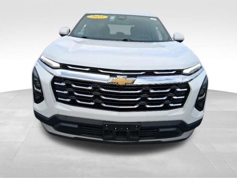 Used 2025 Chevrolet Equinox LT FWD image 14