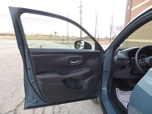 Used 2025 Honda HR-V Sport image 17