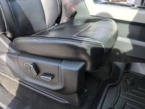 Used 2017 Ford F250 Lariat w/ Chrome Package image 33