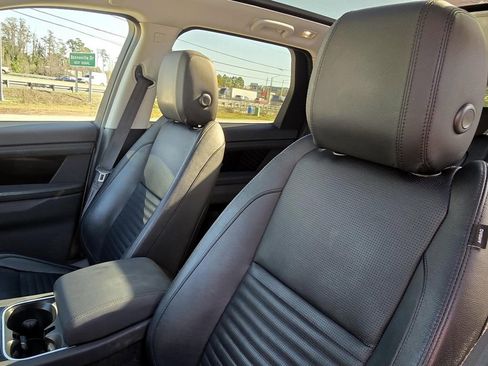 Used 2020 Land Rover Discovery Sport S image 23