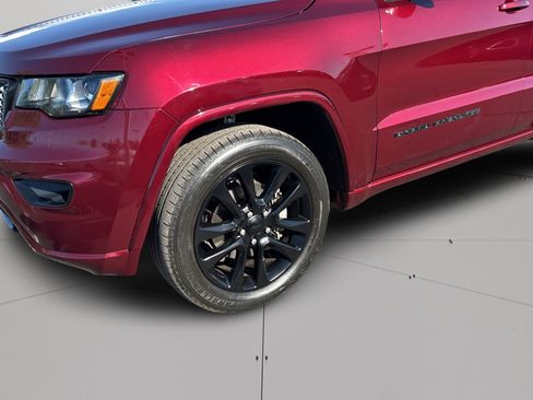 Used 2019 Jeep Grand Cherokee Altitude RWD image 36