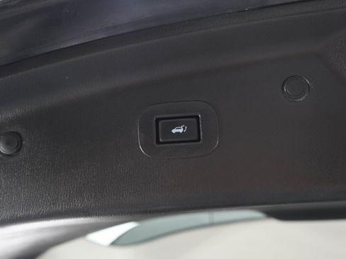 Used 2016 INFINITI QX80 4WD w/ Deluxe Technology Package image 18