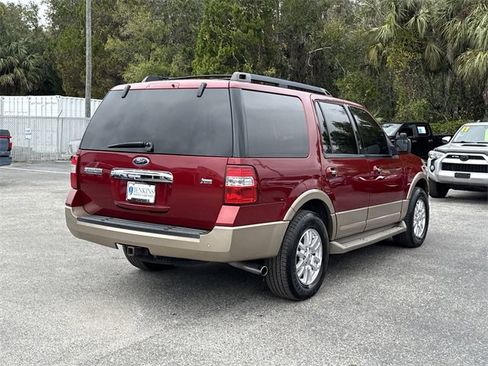 Used 2013 Ford Expedition XLT image 3