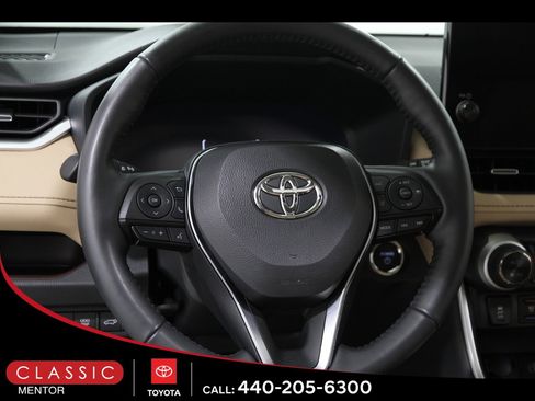 Used 2025 Toyota RAV4 Limited image 7