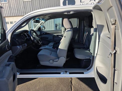 Used 2012 Toyota Tacoma 2WD Access Cab image 10