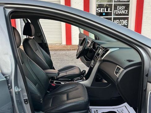 Used 2015 Hyundai Elantra GT w/ Option Group 03 image 25