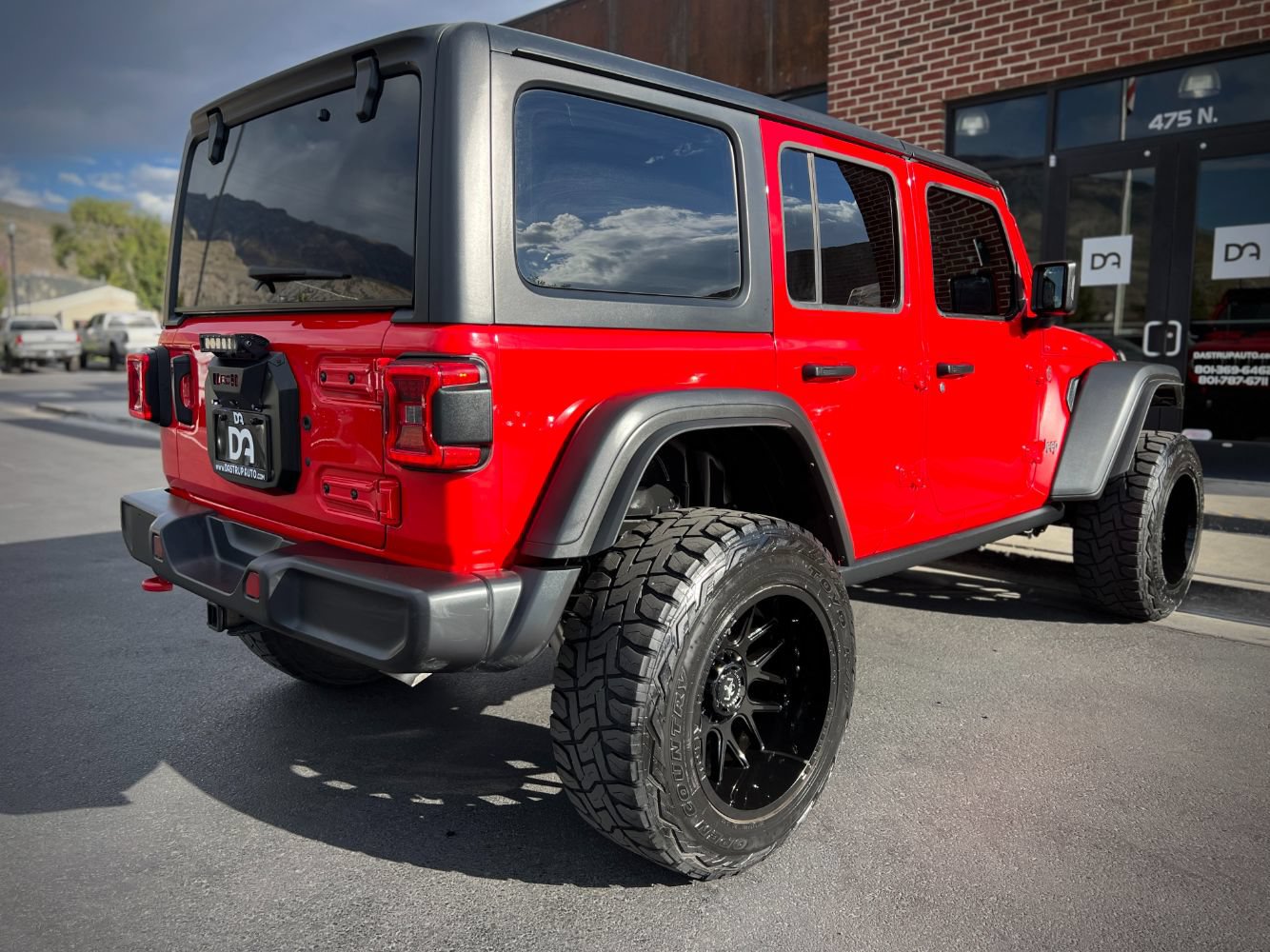 Used 2024 Jeep Wrangler Unlimited Rubicon w/ XTREMEE 35" Tire Package AWD/4WD image 27