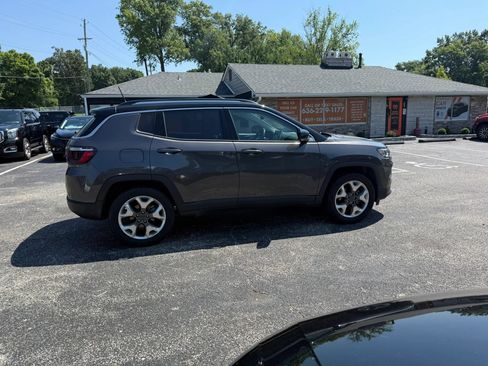 Used 2022 Jeep Compass Limited AWD/4WD image 5