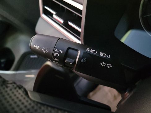 New 2026 Mitsubishi Outlander SE image 13