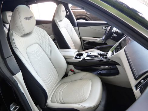 Used 2023 Aston Martin DBX AWD/4WD image 11