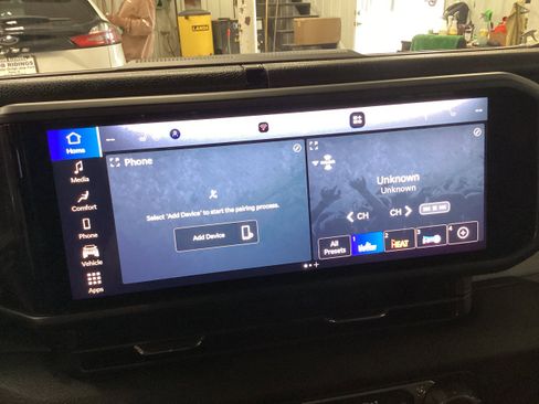 Used 2024 Jeep Gladiator Sport image 22