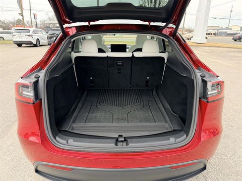Used 2024 Tesla Model Y Long Range image 14
