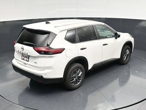 Used 2024 Nissan Rogue S AWD/4WD image 39
