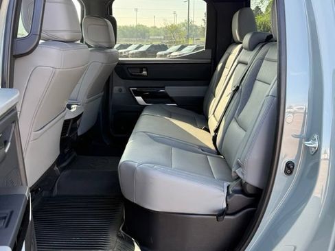 Used 2025 Toyota Tundra Limited AWD/4WD image 17
