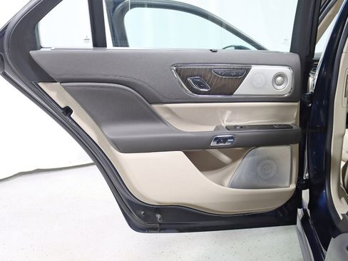 Used 2017 Lincoln Continental Reserve w/ Luxury Package image 35