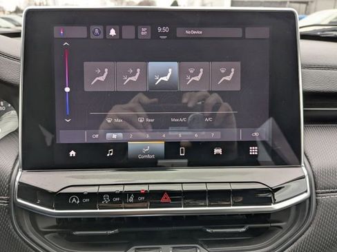 Used 2022 Jeep Compass Altitude w/ Sun and Sound Group image 30