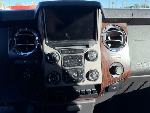 Used 2015 Ford F250 Lariat w/ Lariat Ultimate Package image 20