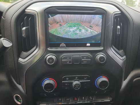 Used 2021 Chevrolet Silverado 1500 LT AWD/4WD image 24
